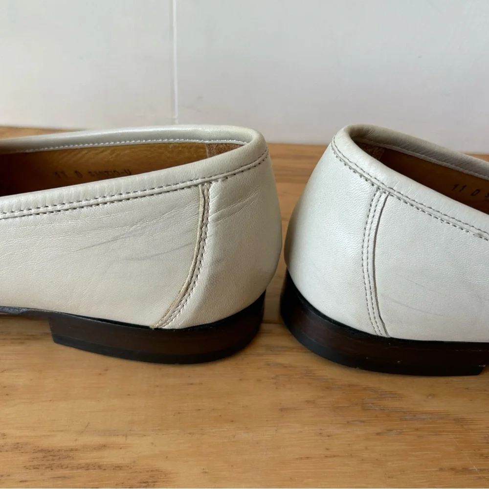 Bally Sanzio U Leather Loafer with Tassels size 11 D Cream Bone Made in Italy